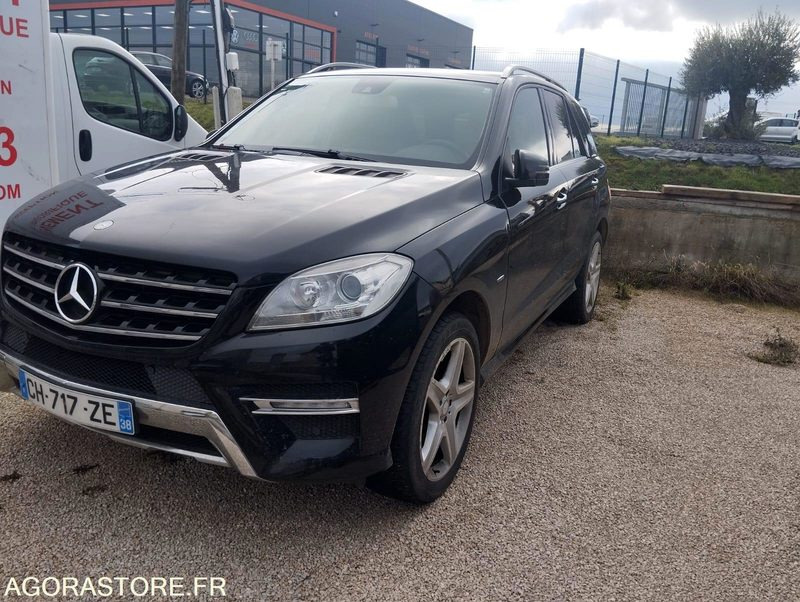 MERCEDES CLASSE ML 350 3.0 CDI BLUETEC V6 TURBO 4-MATIC - SUV/ Todoterreno: foto 1 MERCEDES CLASSE ML 350 3.0 CDI BLUETEC V6 TURBO 4-MATIC - SUV/ Todoterreno: foto 1