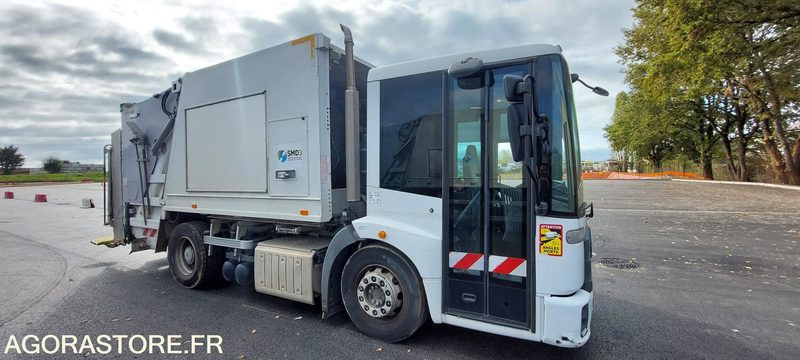 MERCEDES ECONIC - 2015 - Camión de basura: foto 2 MERCEDES ECONIC - 2015 - Camión de basura: foto 2