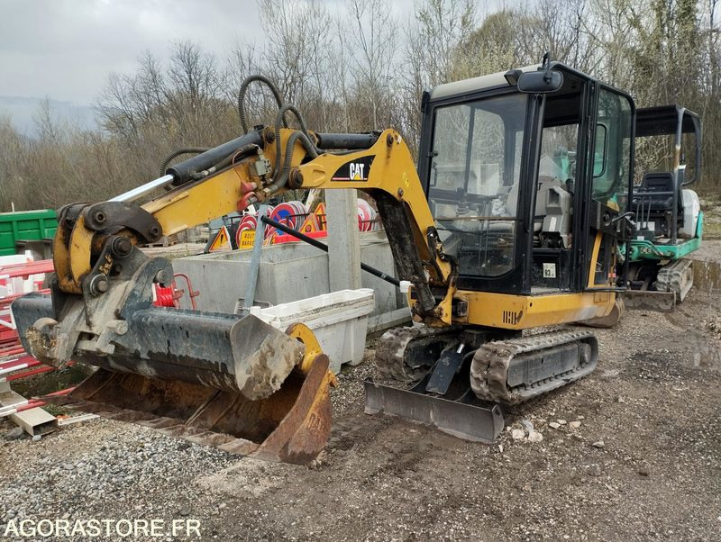 MINI PELLE CATERPILLAR 301-6C de 2011 n° CPJBB00644 - Miniexcavadora: foto 1 MINI PELLE CATERPILLAR 301-6C de 2011 n° CPJBB00644 - Miniexcavadora: foto 1