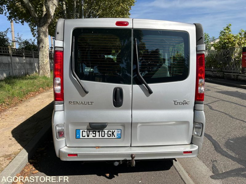MINIBUS VL - 9 PLACES - TRAFIC - L2 H1 - 115 CH - CLIM- 165200 KMS - ATTELAGE - Minibús, Furgoneta de pasajeros: foto 5 MINIBUS VL - 9 PLACES - TRAFIC - L2 H1 - 115 CH - CLIM- 165200 KMS - ATTELAGE - Minibús, Furgoneta de pasajeros: foto 5