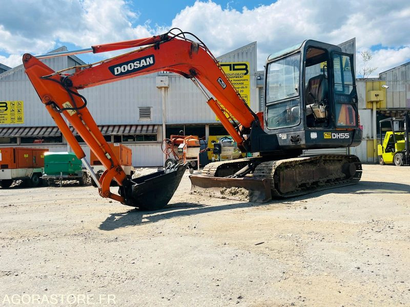 Mini pelle 5T DOOSAN DH55 - Année 2004 - Excavadora: foto 1 Mini pelle 5T DOOSAN DH55 - Année 2004 - Excavadora: foto 1