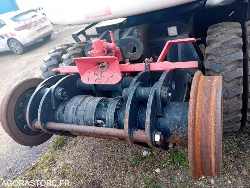 PELLE RAIL ROUTE - UNAC 22TRR - 2011/ 8376 HEURES (MD171) - Excavadora: foto 5 PELLE RAIL ROUTE - UNAC 22TRR - 2011/ 8376 HEURES (MD171) - Excavadora: foto 5