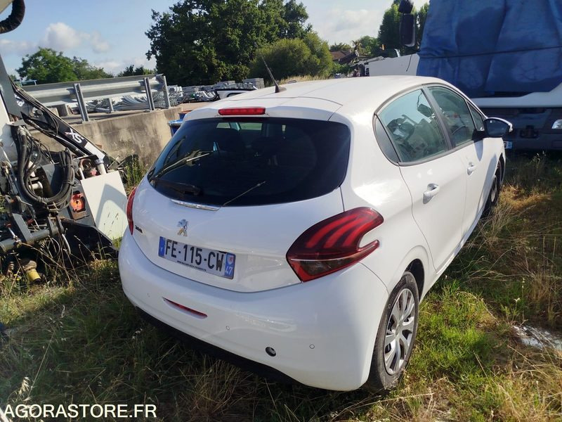 PEUGEOT 208 - 2019 - 232606 KM - Coche: foto 3 PEUGEOT 208 - 2019 - 232606 KM - Coche: foto 3