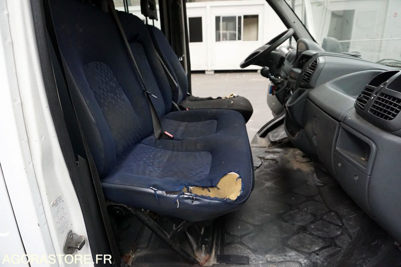 PEUGEOT BOXER PLATEAU DOUBLE CABINE - Furgoneta basculante: foto 5 PEUGEOT BOXER PLATEAU DOUBLE CABINE - Furgoneta basculante: foto 5