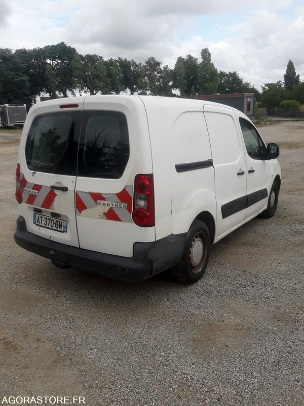 PEUGEOT PARTNER - 2010 / 379179 KM (AT370GW) - Furgoneta pequeña: foto 4 PEUGEOT PARTNER - 2010 / 379179 KM (AT370GW) - Furgoneta pequeña: foto 4