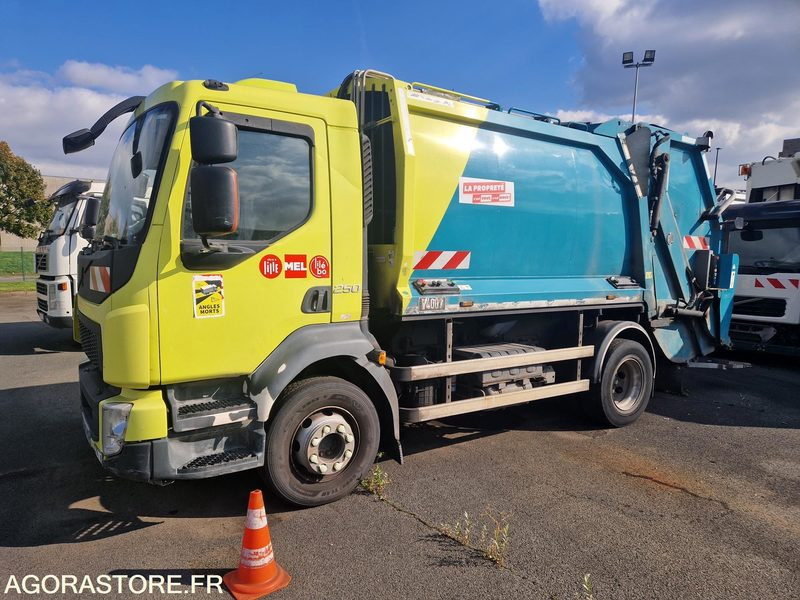 PORTEUR BOM 16T VOLVO GEESINK (C4007) 2014 (215740 KMS) - Camión de basura: foto 2 PORTEUR BOM 16T VOLVO GEESINK (C4007) 2014 (215740 KMS) - Camión de basura: foto 2