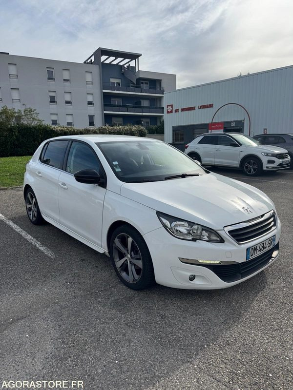 Peugeot 308 1.6 HDi 90 CV phase 2 T9 - 2014 - 172 500 KMS - Coche: foto 3 Peugeot 308 1.6 HDi 90 CV phase 2 T9 - 2014 - 172 500 KMS - Coche: foto 3