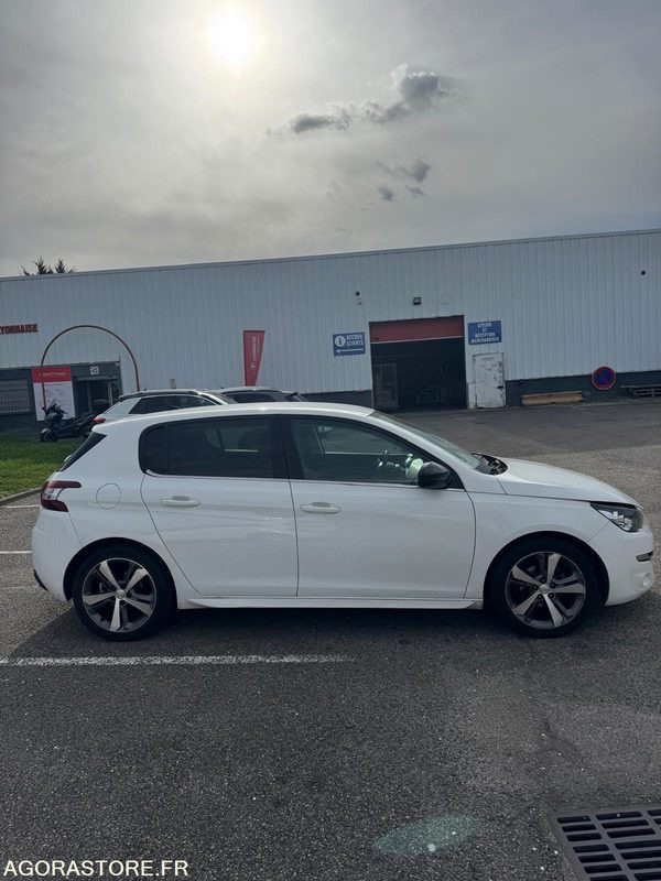 Peugeot 308 1.6 HDi 90 CV phase 2 T9 - 2014 - 172 500 KMS - Coche: foto 2 Peugeot 308 1.6 HDi 90 CV phase 2 T9 - 2014 - 172 500 KMS - Coche: foto 2