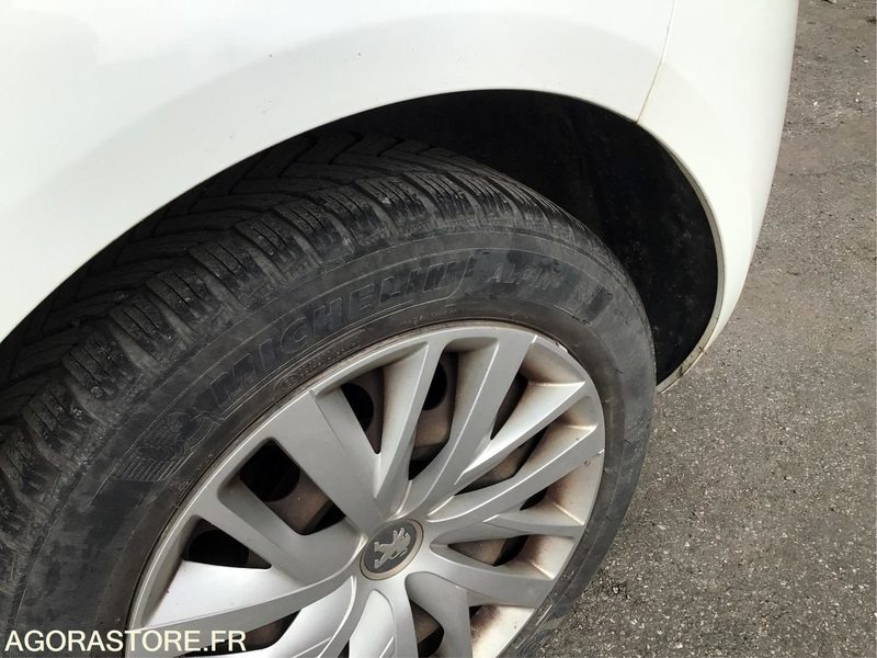 Coche Peugeot 308 - 2014 - 133878kms - (P0403313): foto 6 Coche Peugeot 308 - 2014 - 133878kms - (P0403313): foto 6