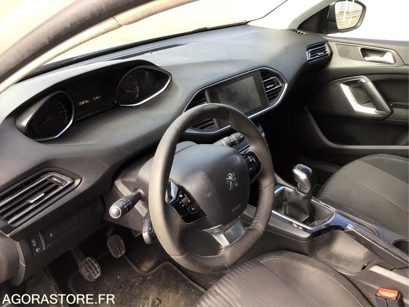 Coche Peugeot 308 - 2014 - 133878kms - (P0403313): foto 10 Coche Peugeot 308 - 2014 - 133878kms - (P0403313): foto 10