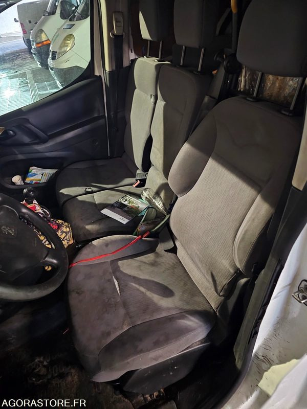 Peugeot Partner - 2014 - 61762kms - DK 345 FR - Furgoneta pequeña: foto 5 Peugeot Partner - 2014 - 61762kms - DK 345 FR - Furgoneta pequeña: foto 5