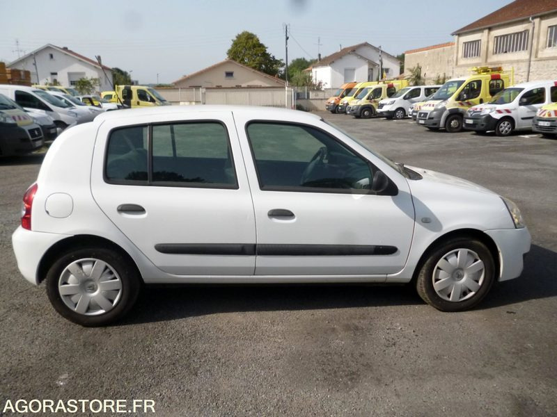 RENAULT CLIO 1.5 DCI - 2007 - Coche: foto 4 RENAULT CLIO 1.5 DCI - 2007 - Coche: foto 4