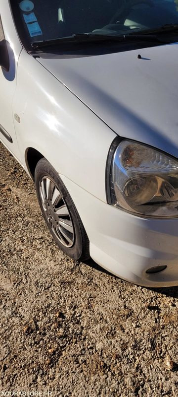 RENAULT CLIO - 2010 - Coche: foto 2 RENAULT CLIO - 2010 - Coche: foto 2