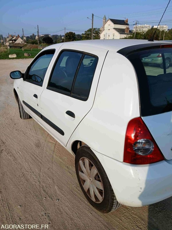 RENAULT CLIO II 1.5 DCI DE 2008 - Coche: foto 4 RENAULT CLIO II 1.5 DCI DE 2008 - Coche: foto 4