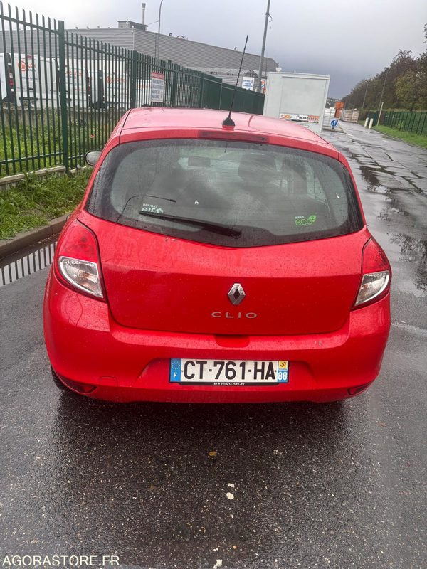 RENAULT - CLIO III (1.5 DCI) - DIESEL - 212000 kms - année 2013 - Coche: foto 4 RENAULT - CLIO III (1.5 DCI) - DIESEL - 212000 kms - année 2013 - Coche: foto 4