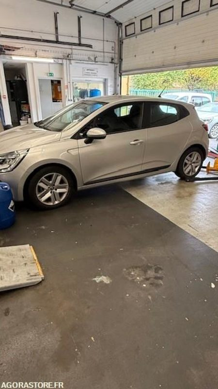 RENAULT CLIO V Diesel - 35000km - 2019 - Coche: foto 3 RENAULT CLIO V Diesel - 35000km - 2019 - Coche: foto 3