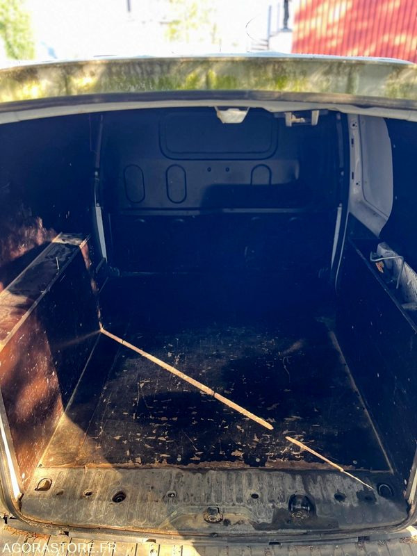 RENAULT KANGOO - 2013 / 383982 KM(CW-749-EJ) (MD233) - Furgoneta pequeña: foto 1 RENAULT KANGOO - 2013 / 383982 KM(CW-749-EJ) (MD233) - Furgoneta pequeña: foto 1