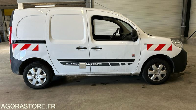 RENAULT KANGOO II MOTRICITE RENFORCEE 1ERE MAIN 2018 97800KMS CT OK - Furgoneta pequeña: foto 4 RENAULT KANGOO II MOTRICITE RENFORCEE 1ERE MAIN 2018 97800KMS CT OK - Furgoneta pequeña: foto 4
