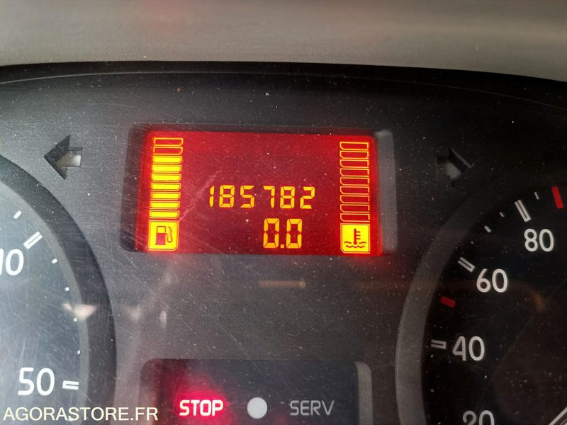 Furgón RENAULT MASTER - 2004 - 185782km: foto 6