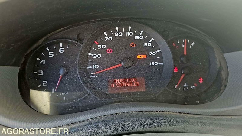 RENAULT MASTER - 2013 / 266123KM - (CY733WT) - Furgón: foto 5 RENAULT MASTER - 2013 / 266123KM - (CY733WT) - Furgón: foto 5