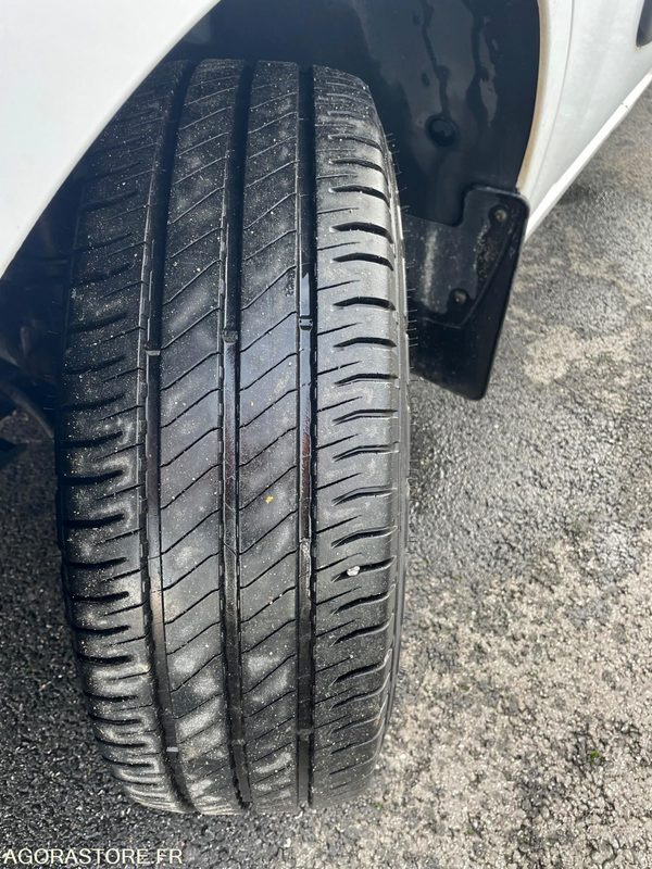 RENAULT MASTER - 2019 / 35366 KM (FM061MP) - Furgón: foto 4 RENAULT MASTER - 2019 / 35366 KM (FM061MP) - Furgón: foto 4