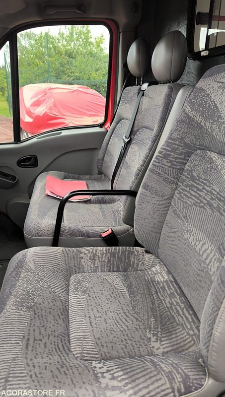 RENAULT MASTER II 2,5DCI - 2006 - Furgón: foto 3 RENAULT MASTER II 2,5DCI - 2006 - Furgón: foto 3