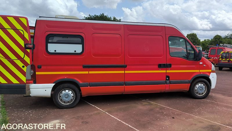 RENAULT MASTER II 2,5DCI - 2006 - Furgón: foto 1 RENAULT MASTER II 2,5DCI - 2006 - Furgón: foto 1
