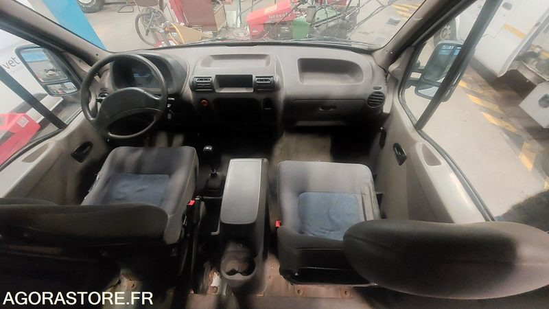 RENAULT MASTER II L2H2 94527 kms 1998 - Furgón: foto 5 RENAULT MASTER II L2H2 94527 kms 1998 - Furgón: foto 5