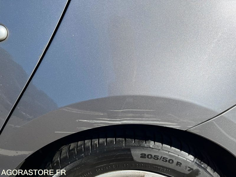 RENAULT MEGANE ESTATE XV DE FRANCE DCI 110 - Coche: foto 2 RENAULT MEGANE ESTATE XV DE FRANCE DCI 110 - Coche: foto 2