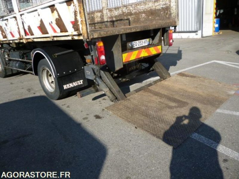 RENAULT MIDLUM 220 DCI BENNE HAYON 174900kms 2003 - Camión volquete: foto 4 RENAULT MIDLUM 220 DCI BENNE HAYON 174900kms 2003 - Camión volquete: foto 4