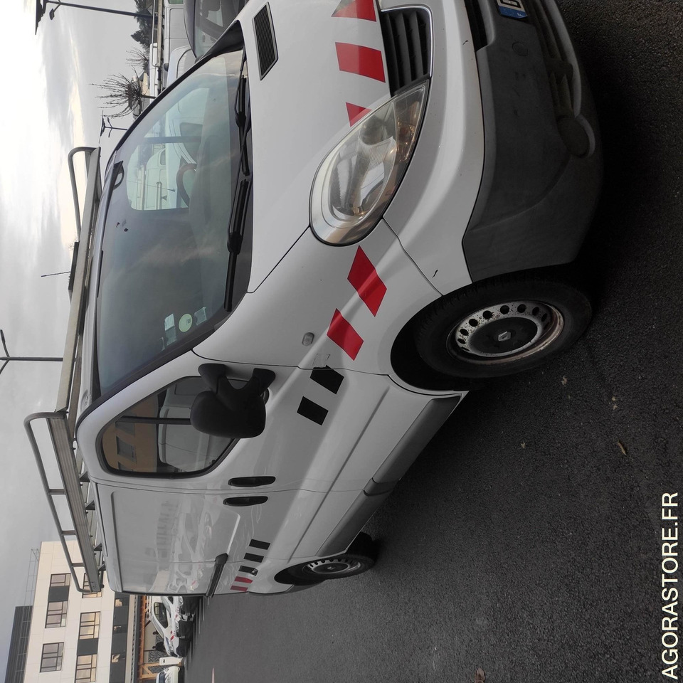 RENAULT - TRAFIC - 2014 / 220244 KMS (DE-442-XA) - Furgón: foto 2 RENAULT - TRAFIC - 2014 / 220244 KMS (DE-442-XA) - Furgón: foto 2