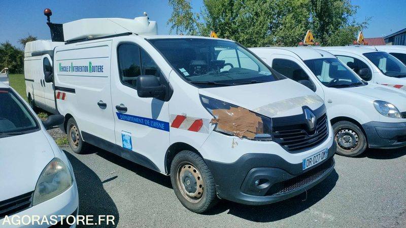 RENAULT TRAFIC - 2015 - 325997 KM - Furgón: foto 1 RENAULT TRAFIC - 2015 - 325997 KM - Furgón: foto 1