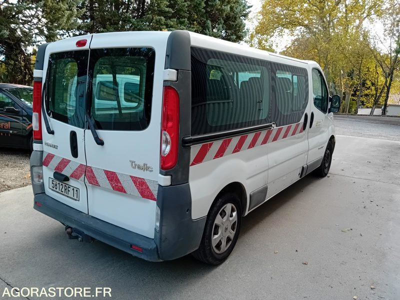 RENAULT TRAFIC DCI 115 L2H2 VP 9 places - Minibús, Furgoneta de pasajeros: foto 3 RENAULT TRAFIC DCI 115 L2H2 VP 9 places - Minibús, Furgoneta de pasajeros: foto 3