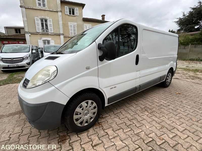 RENAULT TRAFIC L2H1 - 2013 / 202 310 KM - Furgón: foto 1 RENAULT TRAFIC L2H1 - 2013 / 202 310 KM - Furgón: foto 1