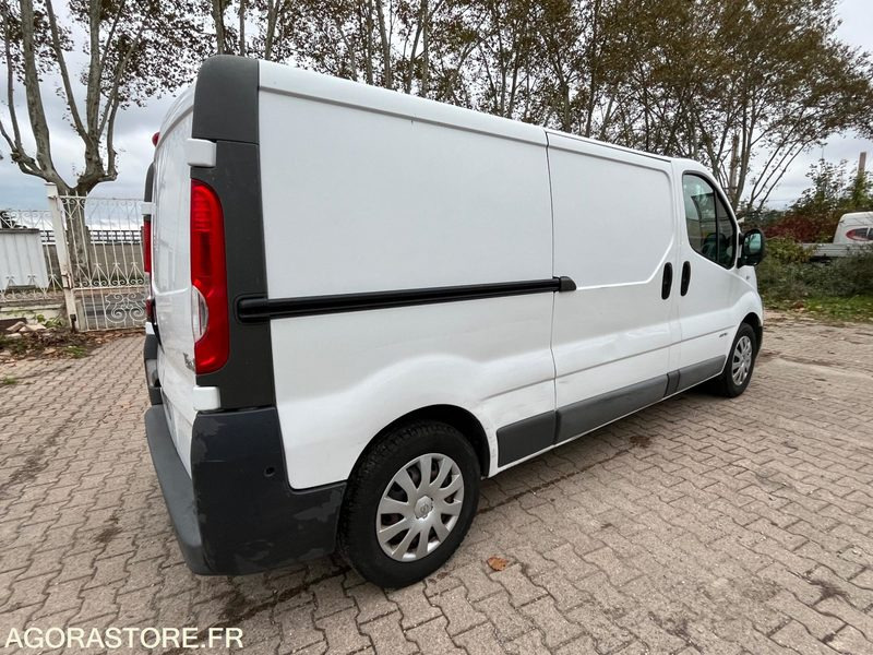 RENAULT TRAFIC L2H1 - 2013 / 202 310 KM - Furgón: foto 4 RENAULT TRAFIC L2H1 - 2013 / 202 310 KM - Furgón: foto 4