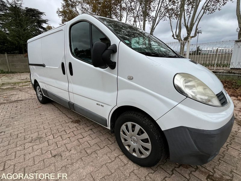 RENAULT TRAFIC L2H1 - 2013 / 202 310 KM - Furgón: foto 3 RENAULT TRAFIC L2H1 - 2013 / 202 310 KM - Furgón: foto 3