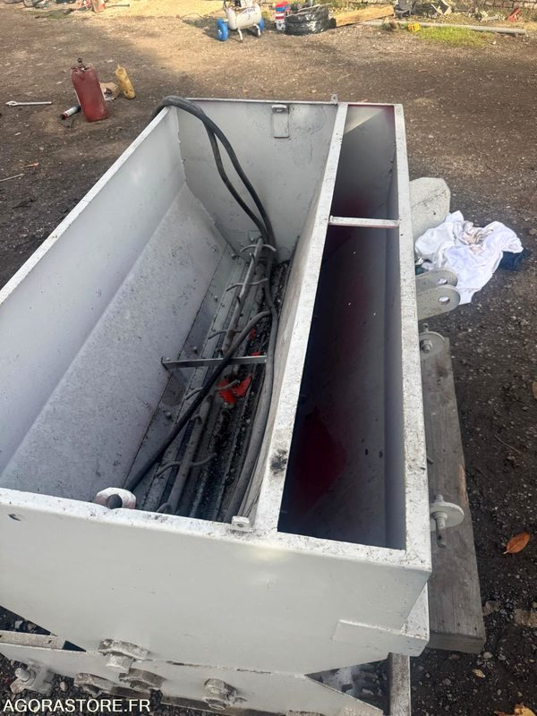 Regarnisseur de pelouse PRO-SEED - Maquinaria de jardinería: foto 3 Regarnisseur de pelouse PRO-SEED - Maquinaria de jardinería: foto 3