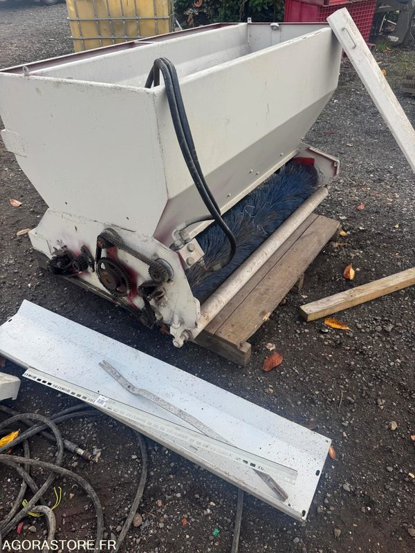 Regarnisseur de pelouse PRO-SEED - Maquinaria de jardinería: foto 4 Regarnisseur de pelouse PRO-SEED - Maquinaria de jardinería: foto 4