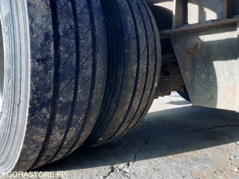 Remorque porte engin - CASTERA - 1976 - Remolque: foto 5 Remorque porte engin - CASTERA - 1976 - Remolque: foto 5