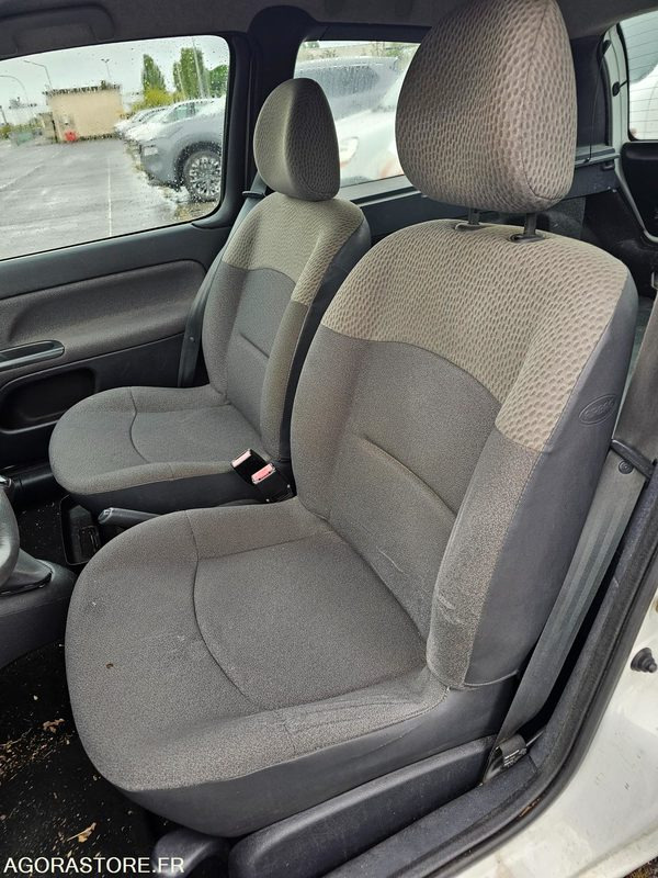 Renault Clio - 2005 - 94635KM - 8970SK41 - Coche: foto 5 Renault Clio - 2005 - 94635KM - 8970SK41 - Coche: foto 5