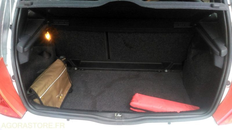 Coche Renault Clio Campus 155254 kms 2010: foto 10