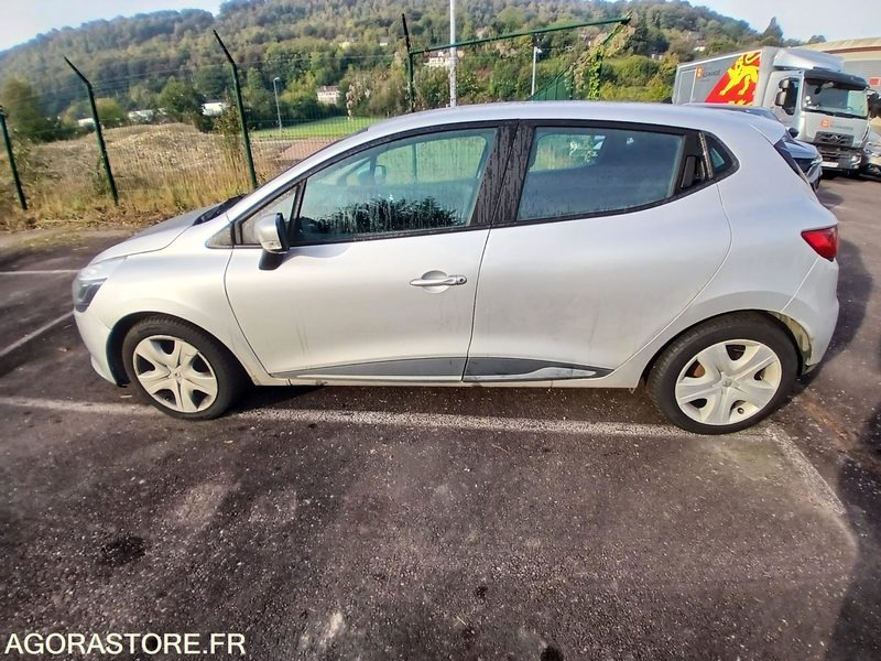Renault Clio IV – Diesel – 2016-213 584 km - Coche: foto 5 Renault Clio IV – Diesel – 2016-213 584 km - Coche: foto 5