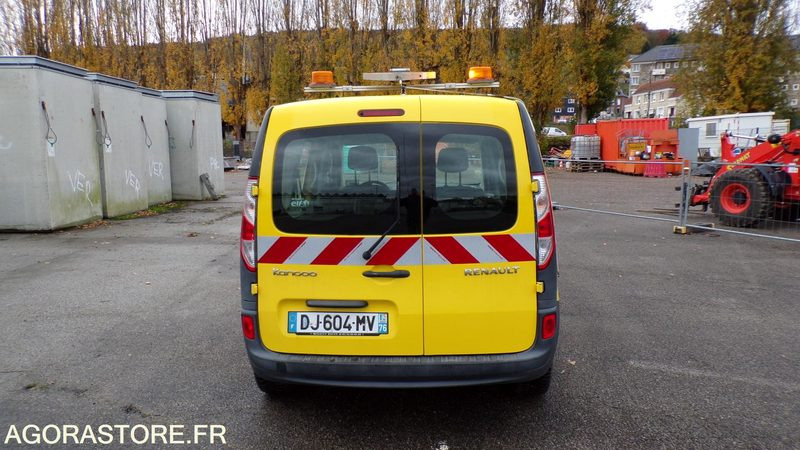 Renault Kangoo - 2015 - 293363kms - DJ-604-MV - Furgoneta pequeña: foto 2 Renault Kangoo - 2015 - 293363kms - DJ-604-MV - Furgoneta pequeña: foto 2