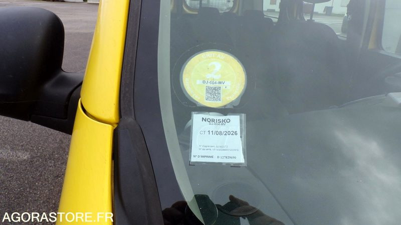 Renault Kangoo - 2015 - 293363kms - DJ-604-MV - Furgoneta pequeña: foto 4 Renault Kangoo - 2015 - 293363kms - DJ-604-MV - Furgoneta pequeña: foto 4