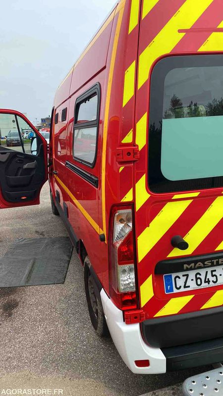 Renault Master III - 23/10/2013 - Ambulancia: foto 3 Renault Master III - 23/10/2013 - Ambulancia: foto 3