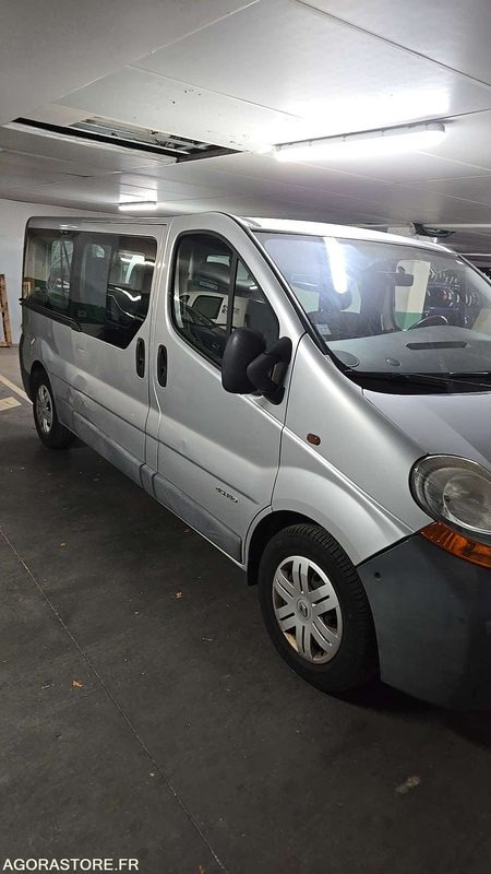 Renault Trafic - 2004 - 257907kms - 1707-XB-22 - Minibús, Furgoneta de pasajeros: foto 3 Renault Trafic - 2004 - 257907kms - 1707-XB-22 - Minibús, Furgoneta de pasajeros: foto 3