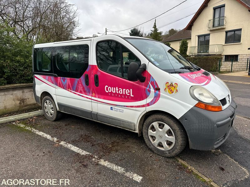 Renault Trafic 9 places / EG-558-SZ / 463 561kms - Minibús, Furgoneta de pasajeros: foto 3 Renault Trafic 9 places / EG-558-SZ / 463 561kms - Minibús, Furgoneta de pasajeros: foto 3