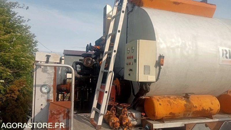 Répandeuse à bitume de 8500 litres (sans le porteur) - Cisterna de riego asfáltico: foto 4 Répandeuse à bitume de 8500 litres (sans le porteur) - Cisterna de riego asfáltico: foto 4