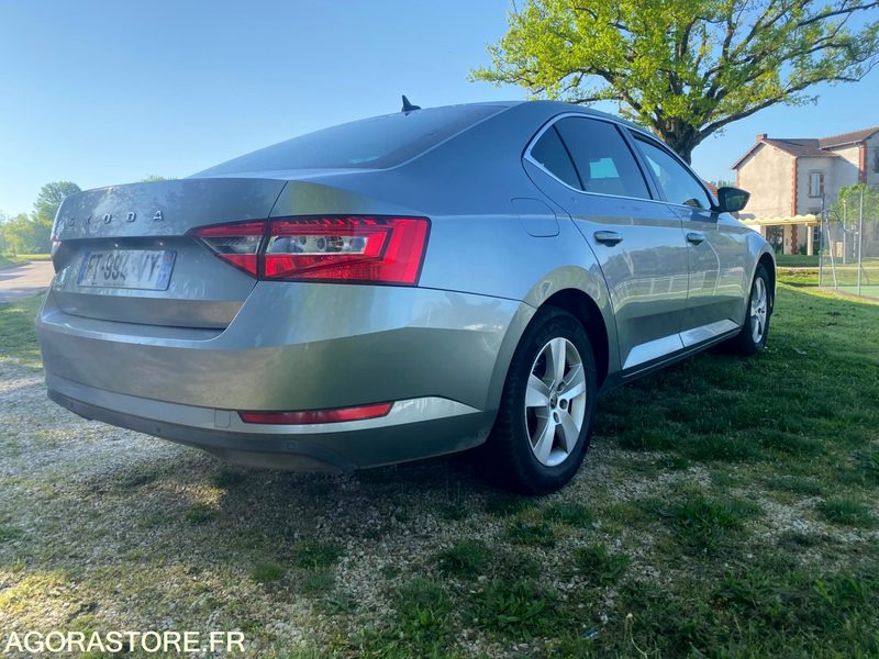 Skoda superb 2l Tdi - 2020 - 408 000km - BON ETAT GENERAL - Coche: foto 2 Skoda superb 2l Tdi - 2020 - 408 000km - BON ETAT GENERAL - Coche: foto 2