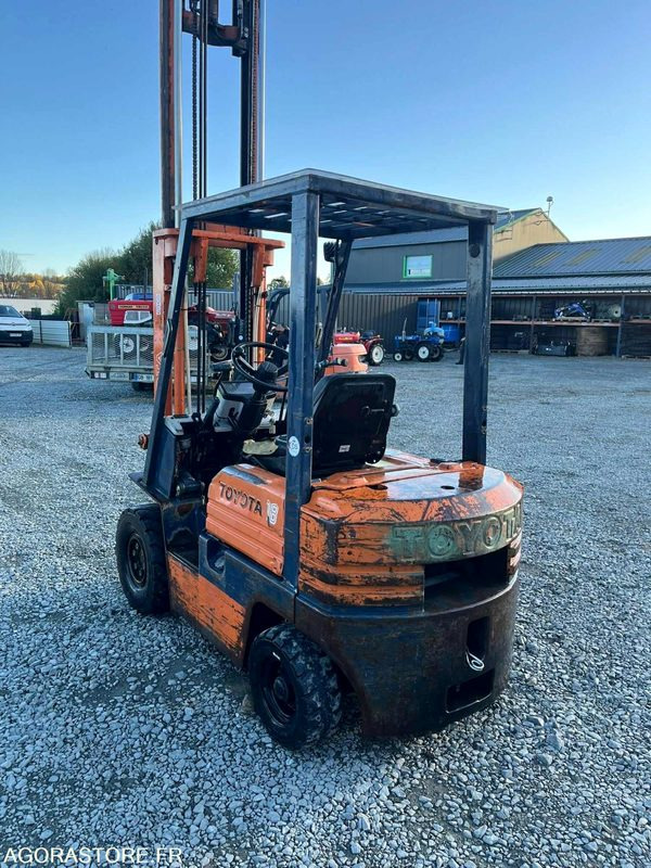 TOYOTA chariot levée libre TOYOTA 025FD18 Diesel - Carretilla elevadora diésel: foto 5 TOYOTA chariot levée libre TOYOTA 025FD18 Diesel - Carretilla elevadora diésel: foto 5